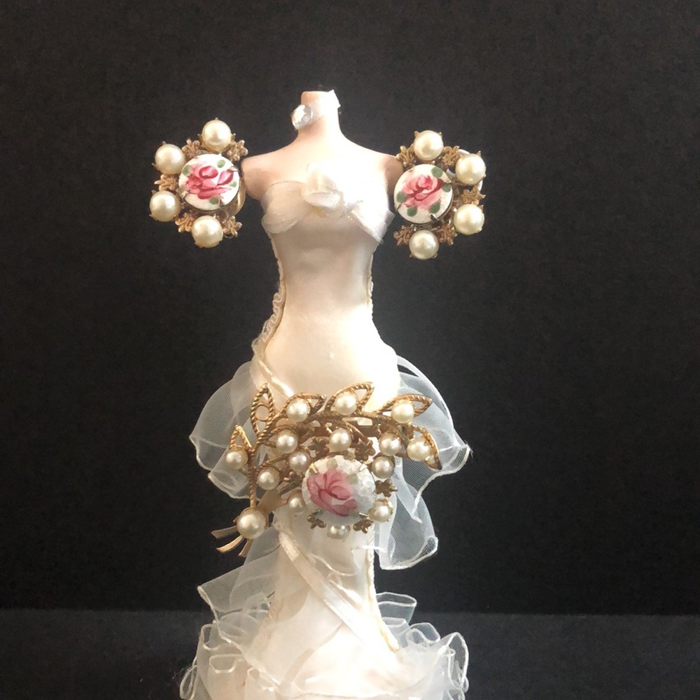 Vintage Gold Tone Filigreed Guilloche Enamel Pink & Faux Pearl Brooch & Earrings